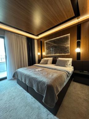 Hotel Macedonia Square - Housity