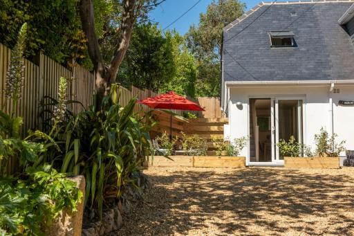 The Studio, Rosebud. 5 minutes walk to beach. - Housity