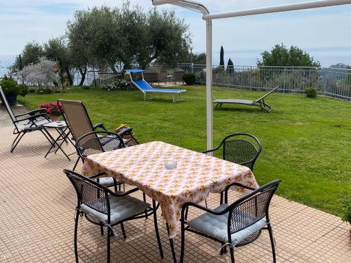 CASA VISTA MARE - Superb garden and Parking included - Housity