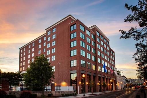 Residence Inn by Marriott Norwalk - Housity