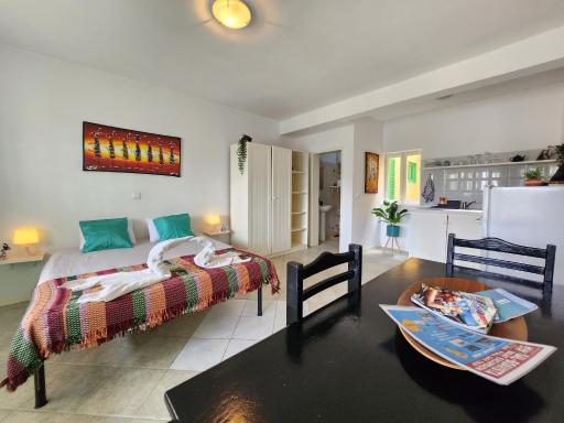 COZY STUDIO CLOSE TO THE BEACH! - Housity