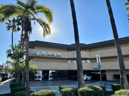 The Pacific Inn - Housity