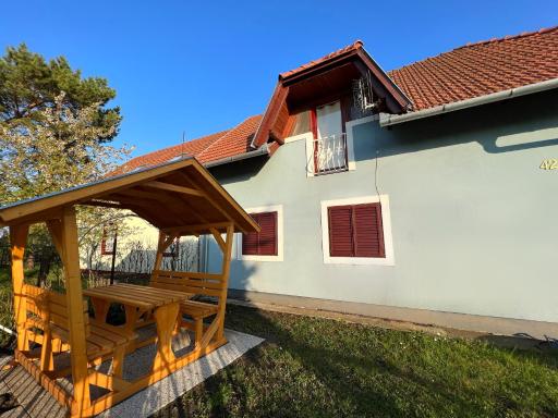 Apartment Balatonfenyves - Housity