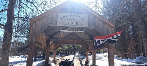 BridgeTree B & B - Housity