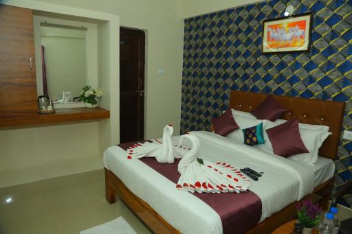 Hotel Golden Arrow - Housity