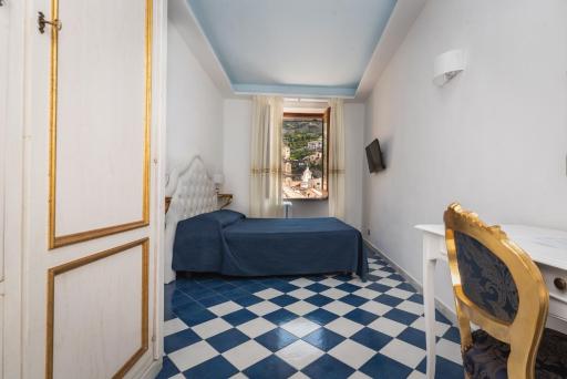 Moon'n Sea - Housity