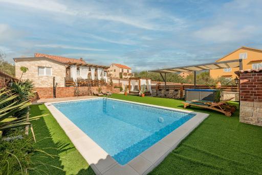 Villa Nikolina - Housity