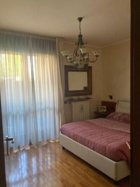 B&B Isabella Home 3 Camere private in appartamento condiviso - Housity