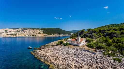 St. Nicholas lighthouse - island of Brač - Housity