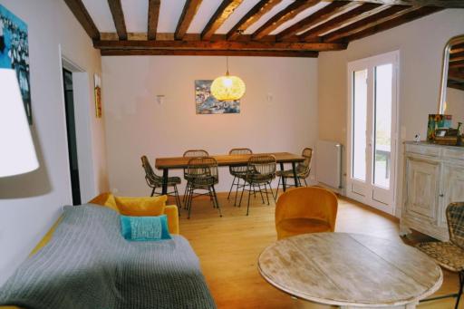 Quiet house with garden near downtown - Housity