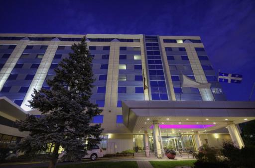 Armon Plaza Montreal Airpt, Trademark Collection by Wyndham - Housity