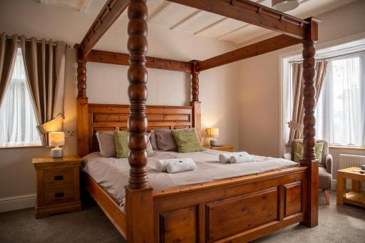 Silverlands Guest House - Housity