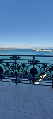 Leonidas Hotel - Housity