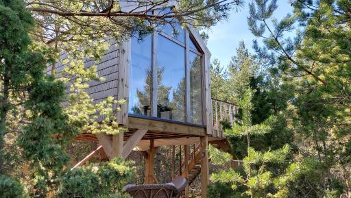 Üügumetsa treehouse - Housity