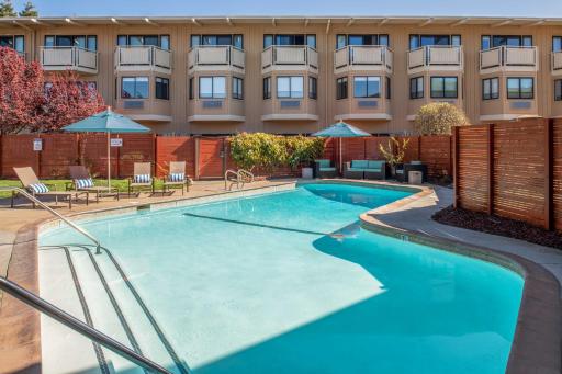 The Lodge at Tiburon - Housity