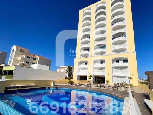 Condominio Miramar, Mazatlan en malecón frente a la playa - Housity