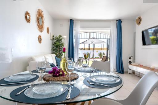 Dona Lola Macarena - Beautiful Frontline beach house between Fuengirola and Marbella - CS100 - Housity