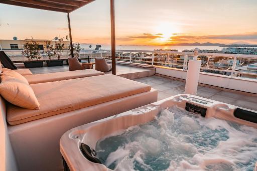 Suites with magical view & jacuzzi - Housity