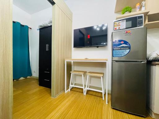 Grace Residences 1 Bedroom With Balcony Bgc View Netflix - Housity