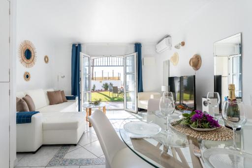 Beach house with direct access to Calahonda Beach and open sea views CS183 - Housity