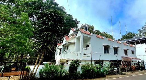 iSTAYS - Loop Road, Yercaud - Housity