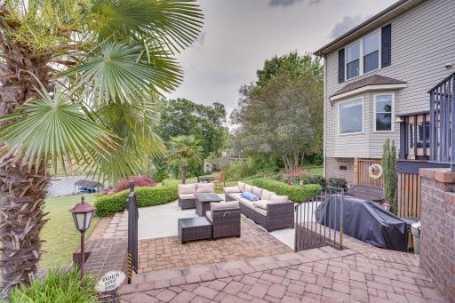 Lakefront Home with Outdoor Oasis, Kayaks, Dock - Housity