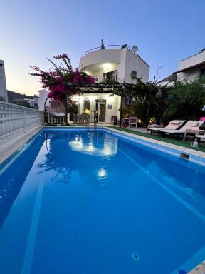 Entire Villa Lulu Kalkan - Private Pool, free Wi-Fi, Good Location, Breathtaking Sea Views - Housity