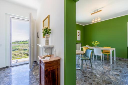 B&B Green Eyes - Housity