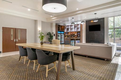 Holiday Inn Louisville Airport South, an IHG Hotel - Housity