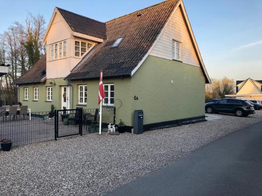 Brønks Bed and Breakfast - Housity