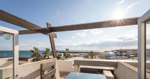 Senses at Sea - Housity