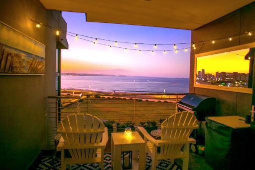 OCEAN WHISPER I - Back up power, 2 Adults & 2 Kids, Sea facing - Housity