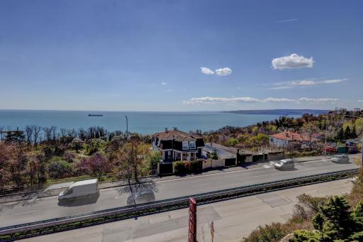 Ellinis Hotel - Sea View and Free Parking - Hizvo