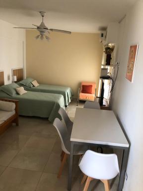 1 ambiente bien ubicado Almagro. Hospital Italiano - Housity