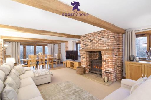 The Roost Group - The Coach House - HOT TUB - Housity