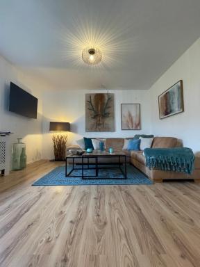 *NEU* Extravagantes Eifelhaus am Nürburgring - Housity