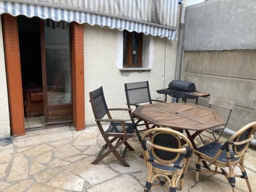 Grande Maison 5 chambres 10 couchettes - Housity