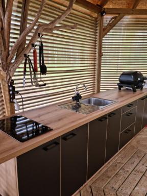 Beachfront · Private Beach Treehouse Čiekurs - Housity