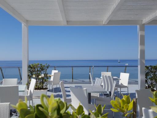 Hotel Admeto - Housity