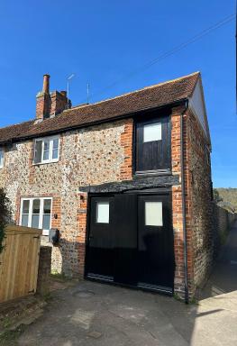 14th century Rose cottage, Centre of Alfriston By Air Premier - Housity
