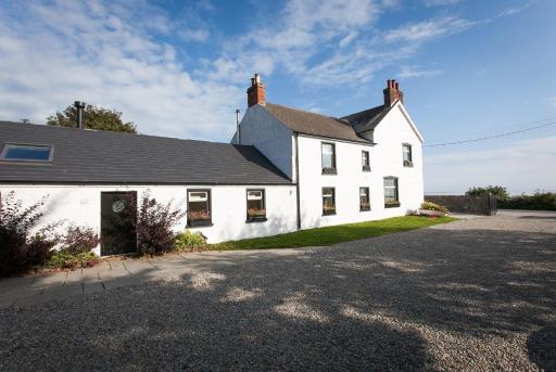 Manse On The Beach - Housity