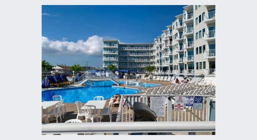 El Coronado Resort - Housity