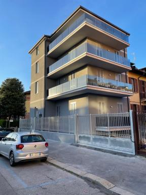 Carissimi 4 - Housity