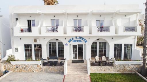 Sea Breeze Hotel - Housity