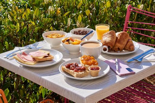 Kyriad Direct Mont De Marsan - St Avit - Housity