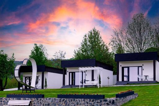 Green Heaven Resort - Housity