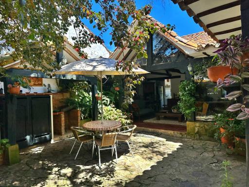 Casa Tirteo ( A 500 m de la plaza principal) - Housity