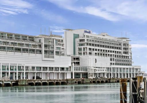 Waterfront Sea & Harbour Views Hotel Apartment at Princes Wharf - Housity