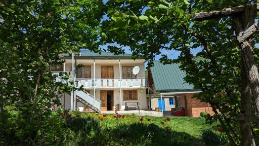 GreenHill - Your Guesthouse in Ubisa - Housity
