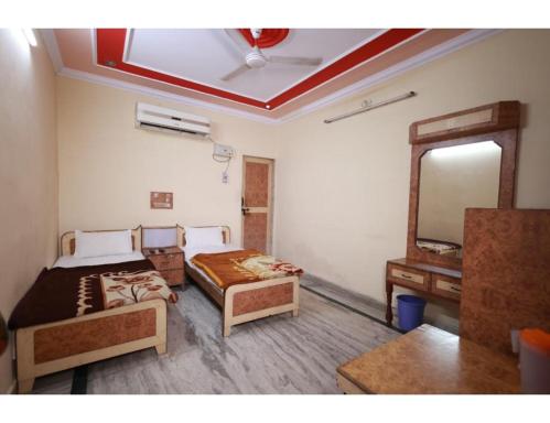 Hotel Shyam Inn, Mathura - Housity